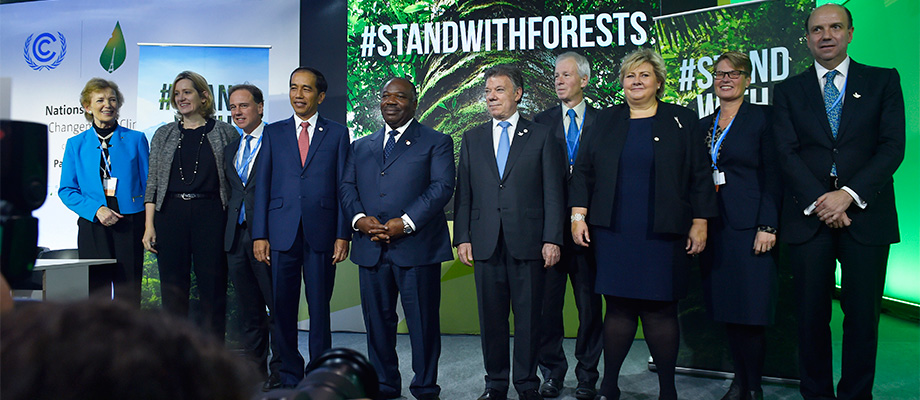 Foto: SIG El Presidente Juan Manuel Santos y el Ministro de Ambiente, Gabriel Vallejo, durante el evento ‘Los bosques y el cambio climático’, que se realizó en el marco de la Cumbre Mundial del Cambio Climático en París