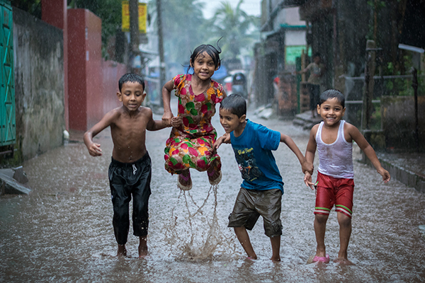 Fardin Oyan Happiness of a rainyday